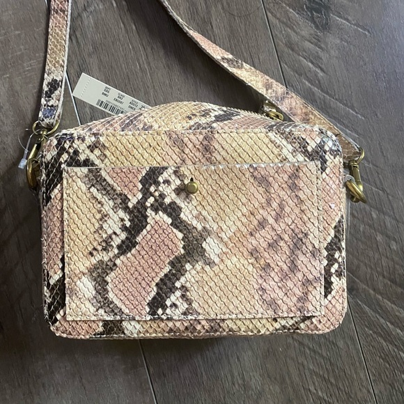 NWT Madewell The Transport Camera Bag Snake Embossed Leather Edition Blush Multi - Picture 6 of 6